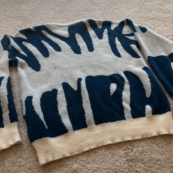 Soft Oversized Blue Long-Sleeve Sweater - Picture 5 of 12